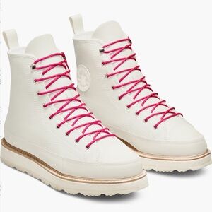 Converse all star Chuck Taylor crafted leather boot cream pink size 9 and 8.5